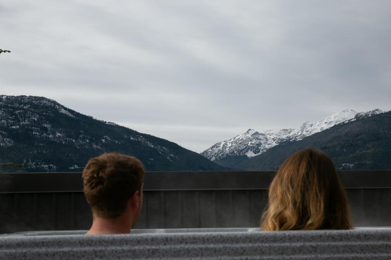 Sundial Hotel Whistler Eksteriør billede